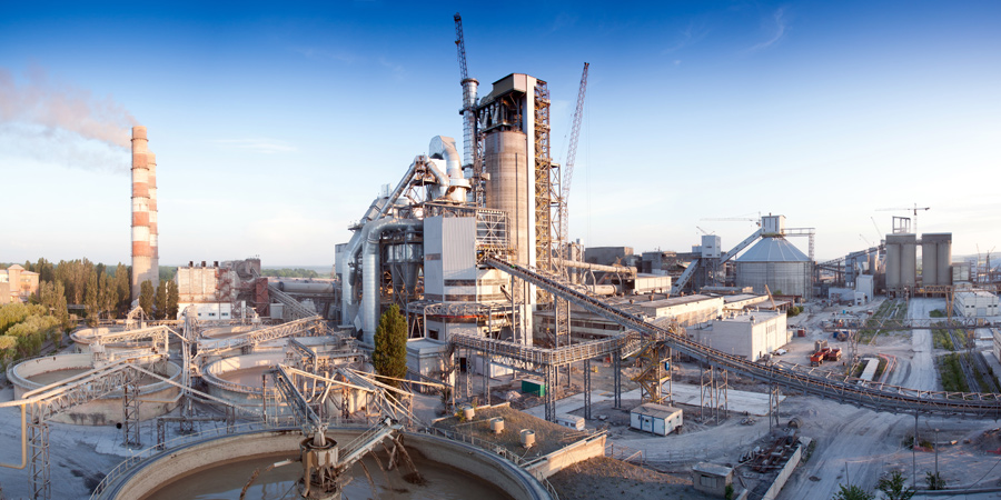 Cement plants like this one are challenged to drastically reduce their CO<sub>2</sub> emissions in the coming years.